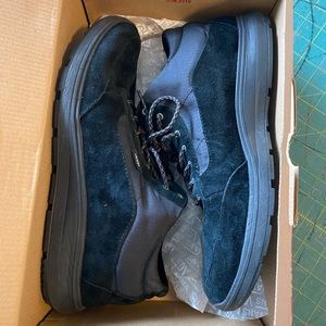 Men’s Vans Black sole style 201